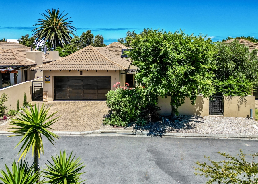 3 Bedroom Property for Sale in Sandbaai Western Cape